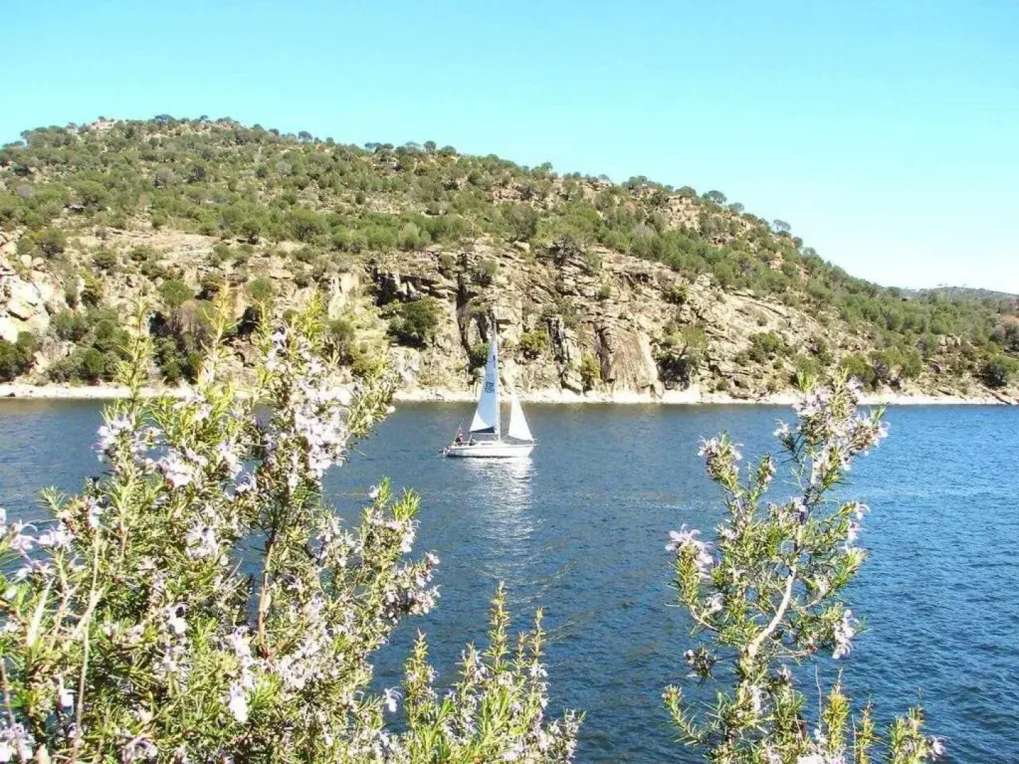 Casa Blanca de La Sierra hasta 24 hasta personas con Piscina Salina y Bbq