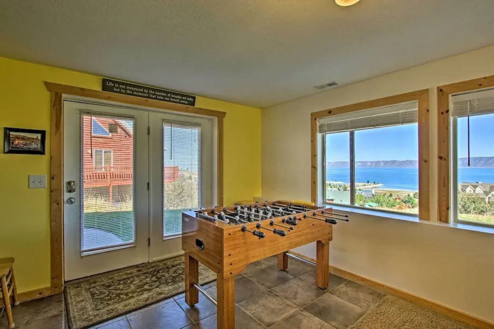 Garden City Lake House: Hot Tub & Views!