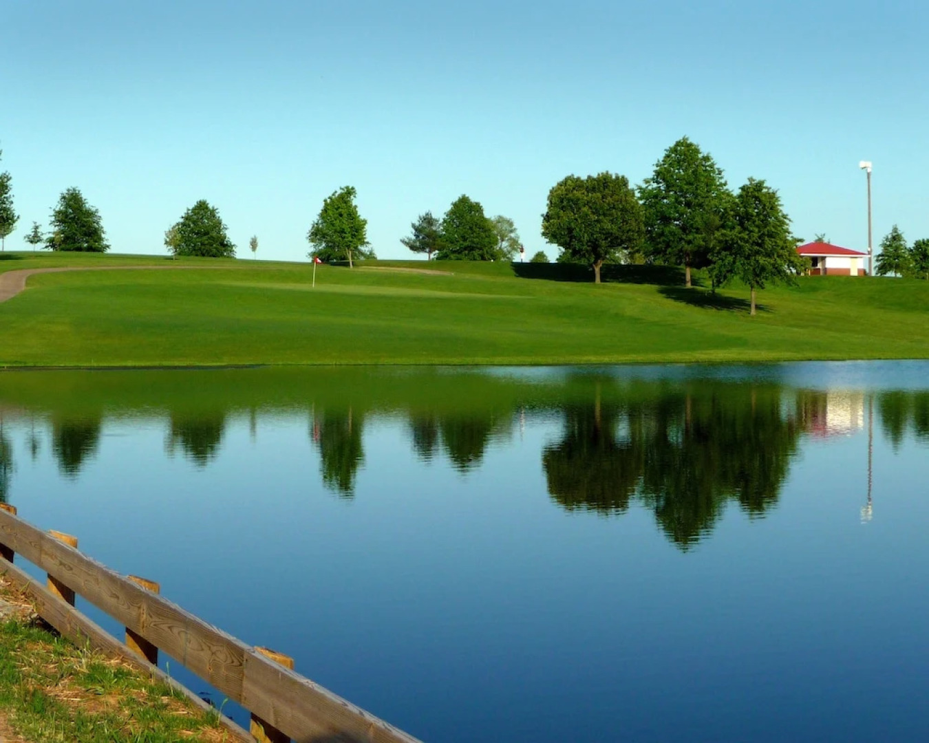 Bright Leaf Golf Resort