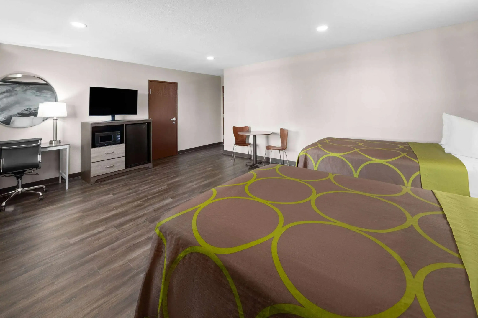 Super 8 by Wyndham Fairmont