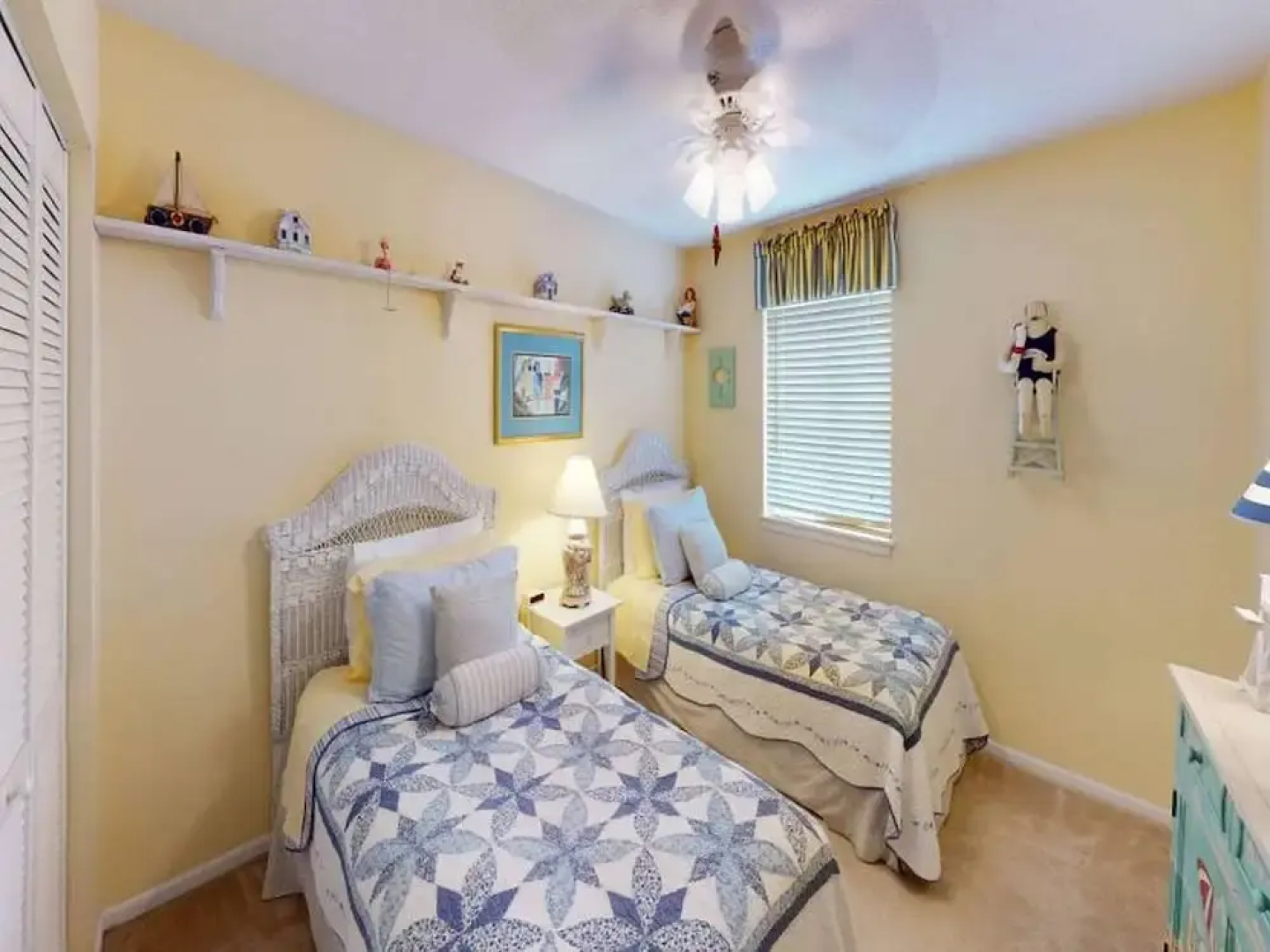 Ocean Walk Three Bedrooms by Hodnett Cooper