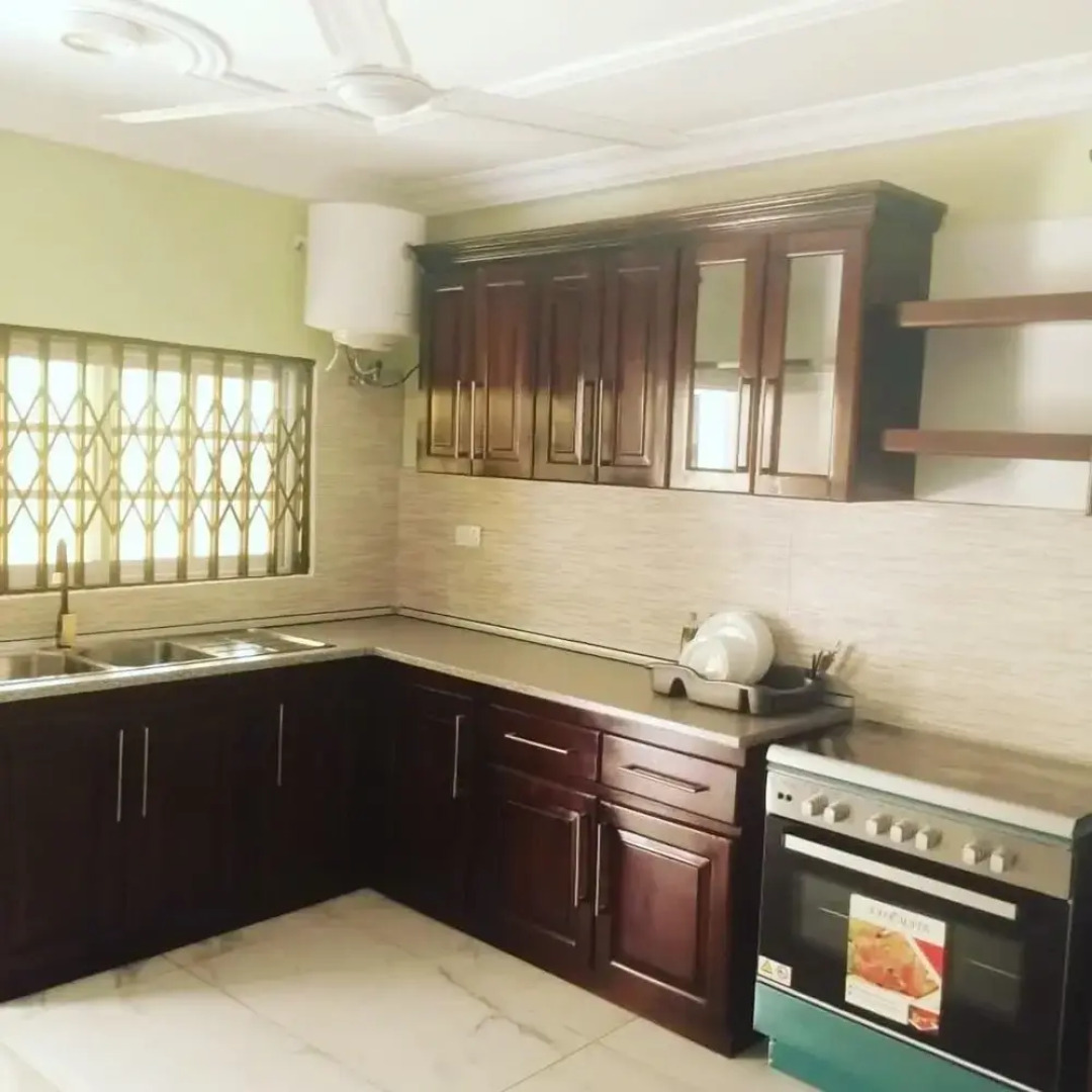 A Cheerful Holiday Home for Families and Friends