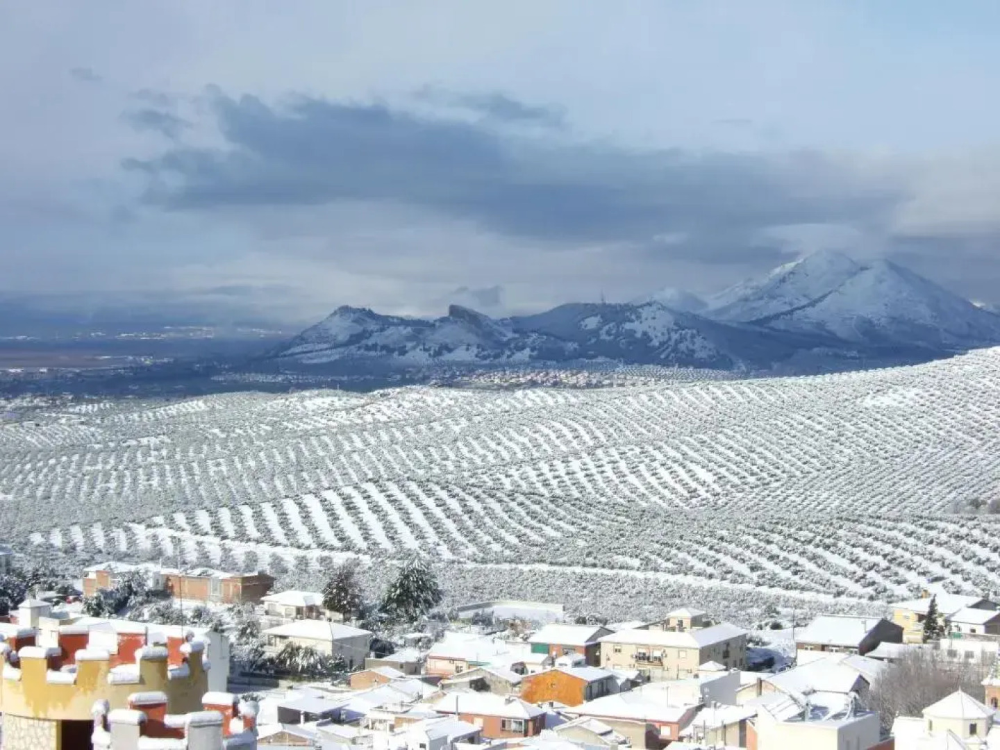 A 15' Granada, Piscina, Solarium, Futbolín, Casa Medina Güevéjar