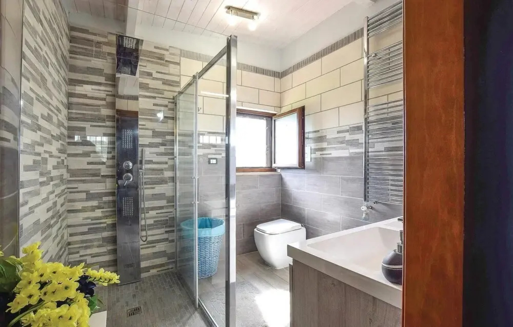 Nice Home in Torre di Pescopaganoce With 5 Bedrooms, Wifi and Outdoor Swimming Pool