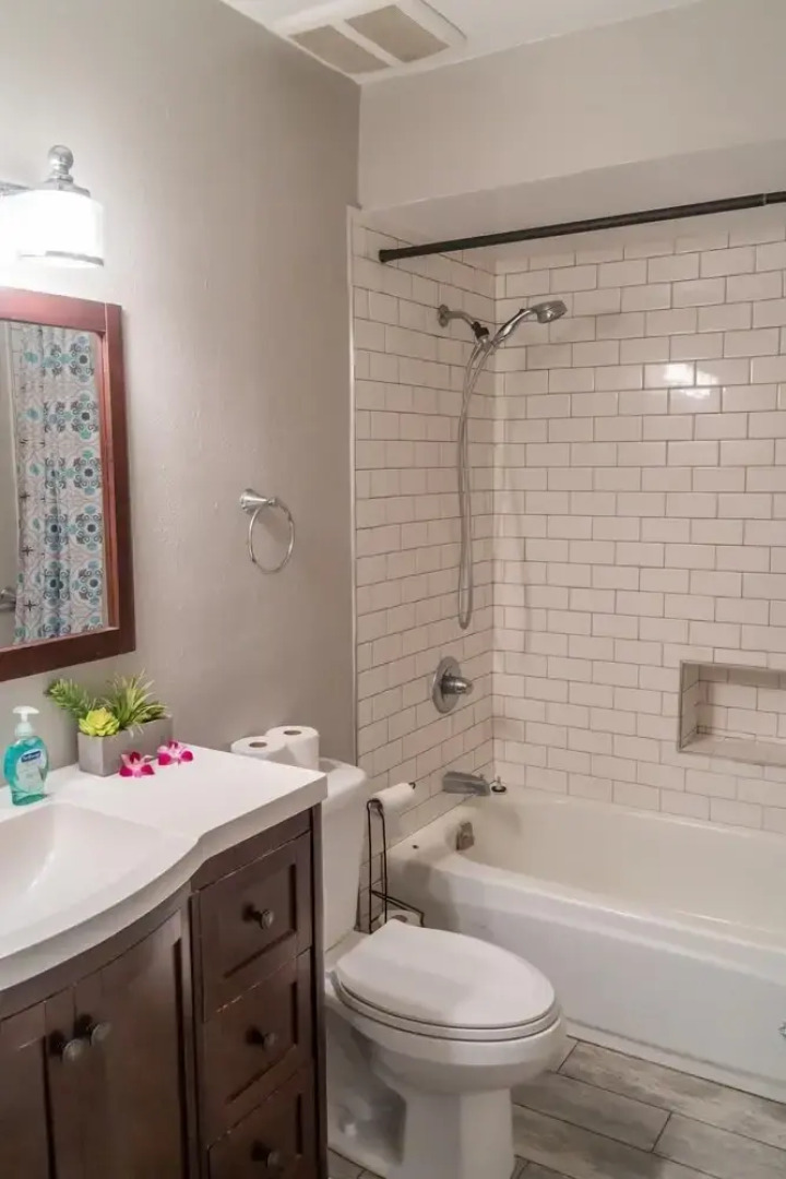 Rare 2 Bedroom + Loft Townhouse on the North Shore