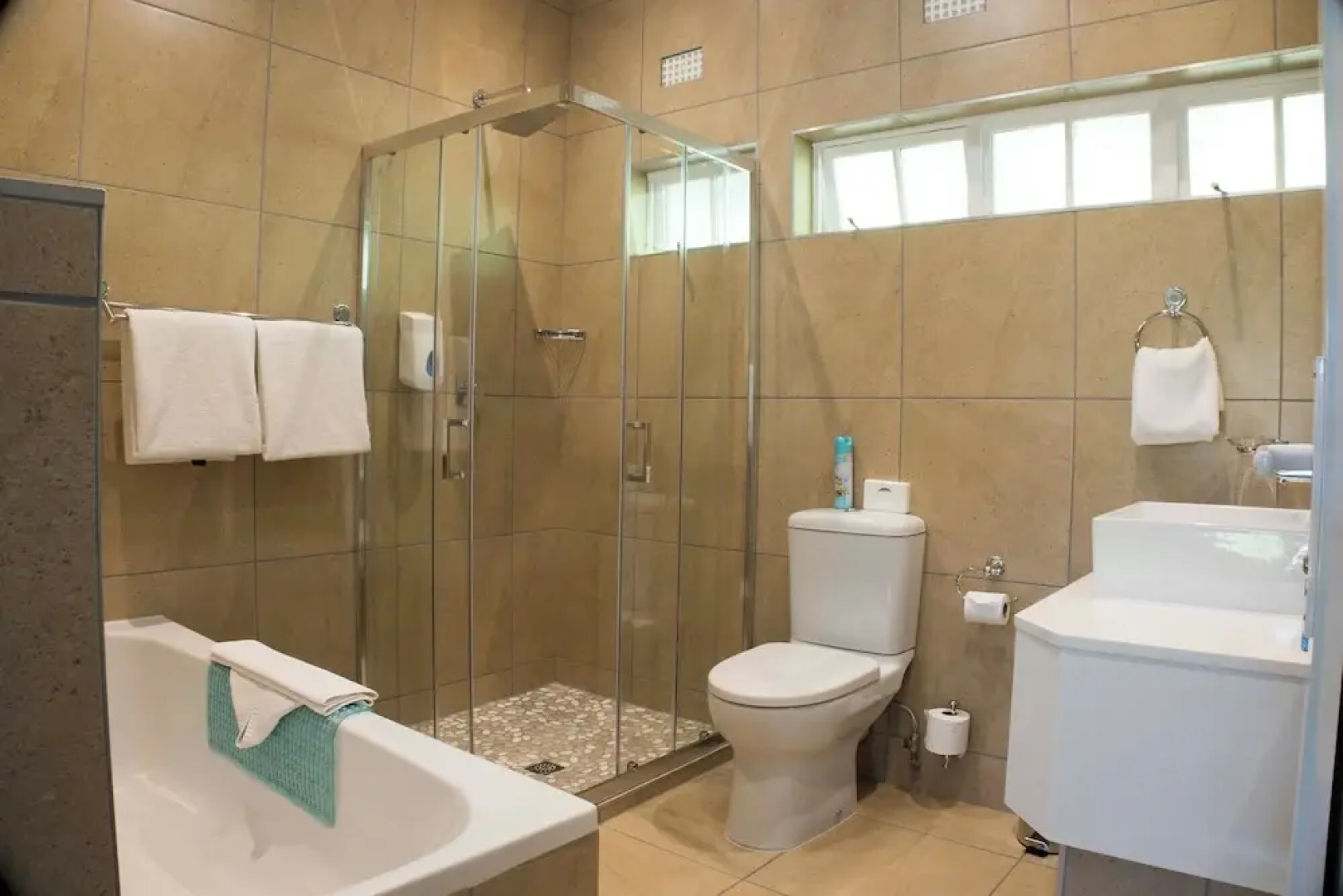 Cathedral Peak Hotel