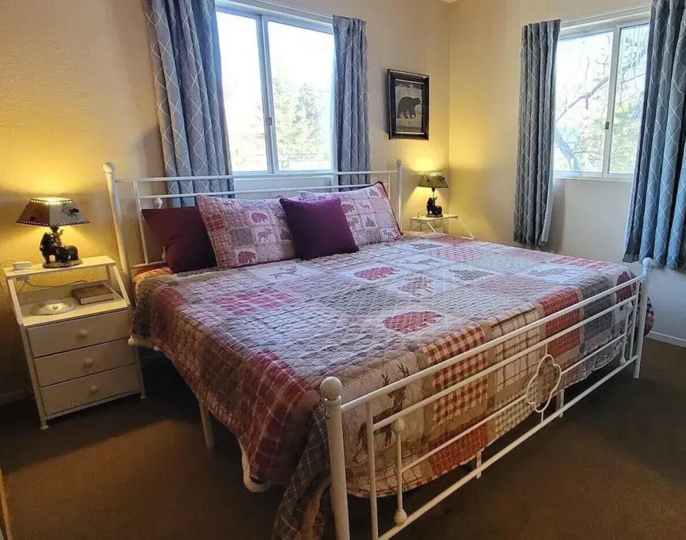 Hillcrest Suites & Cabins