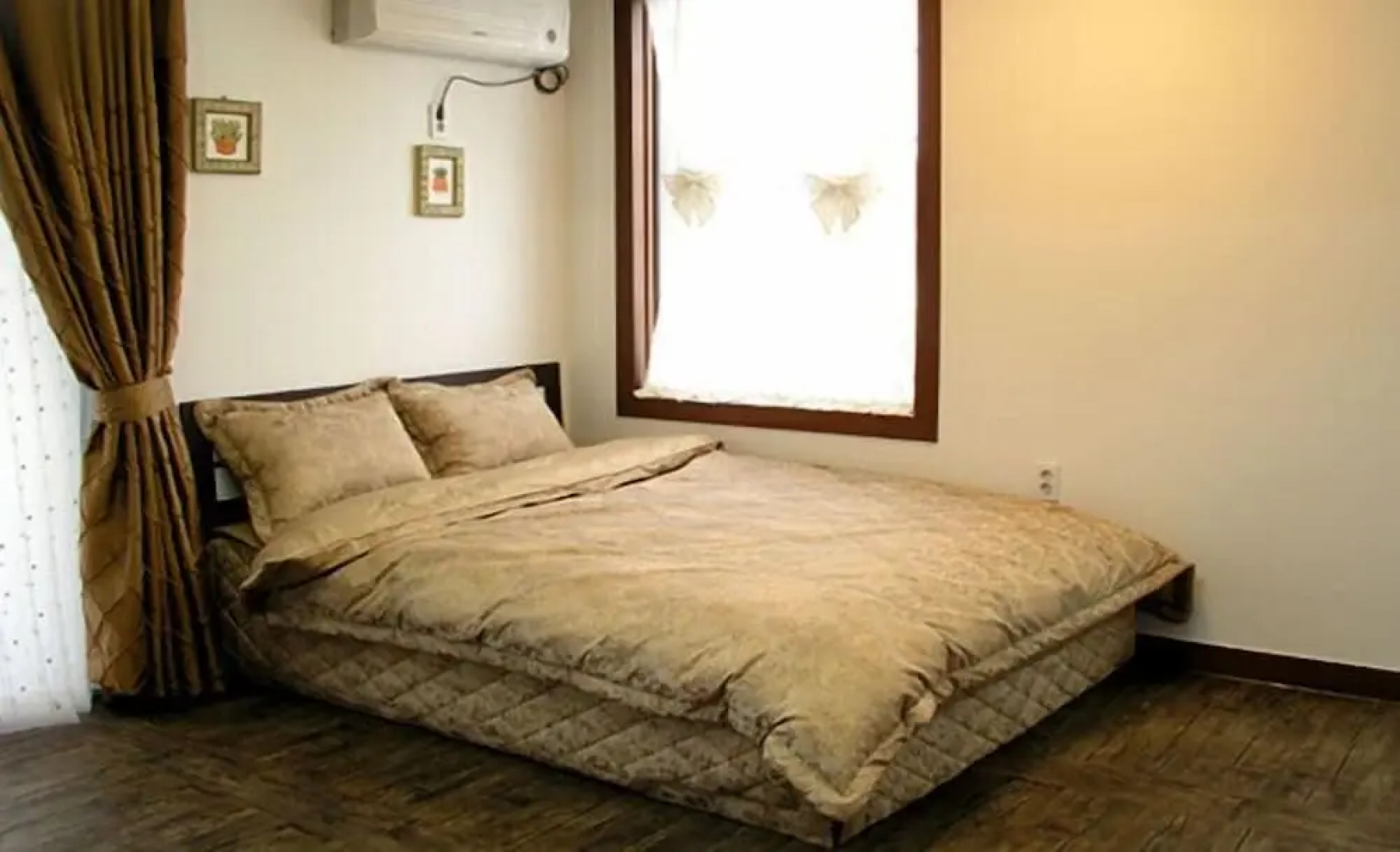 White House on the Hill HayanZip