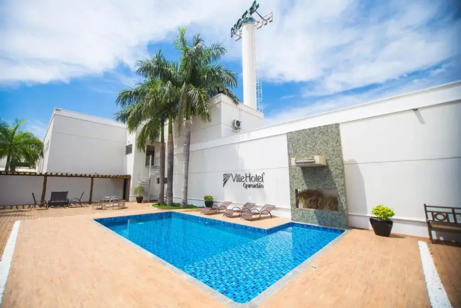 Ville Hotel Gramadao