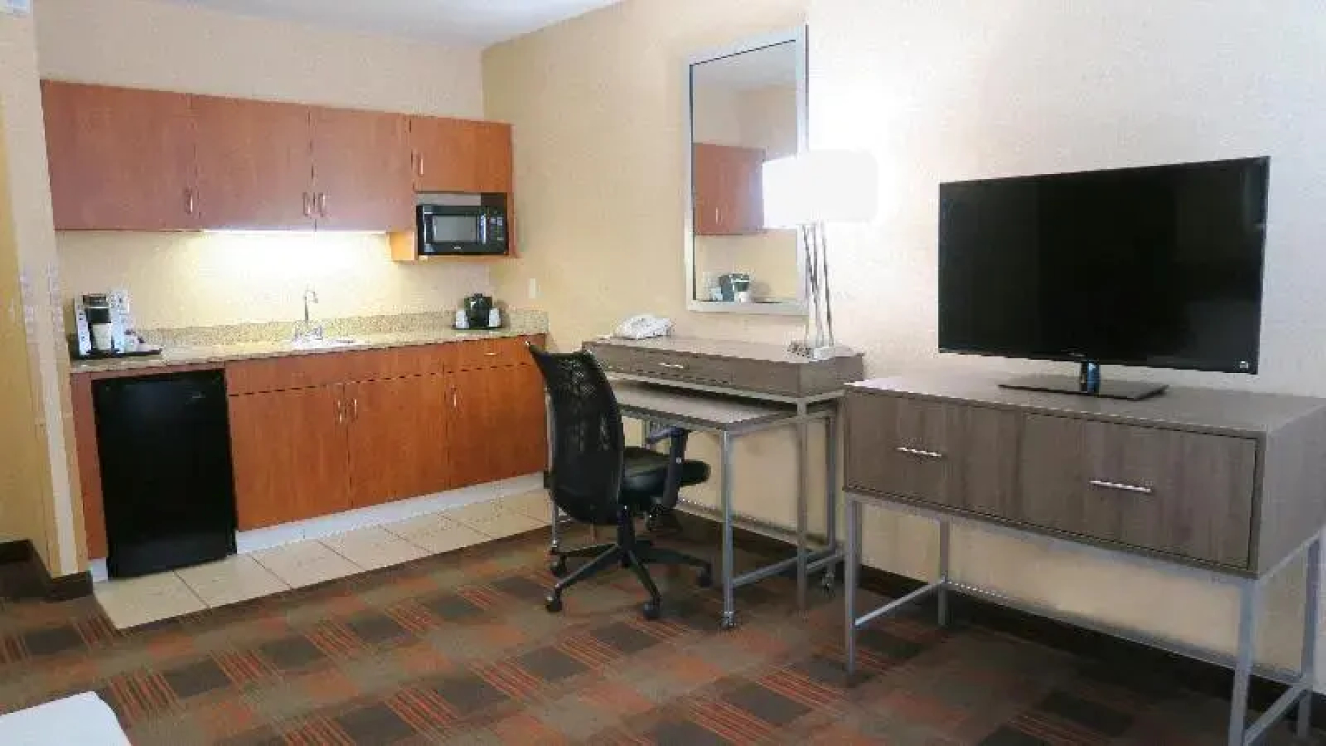 Holiday Inn Express And Suites Elk Grove Central