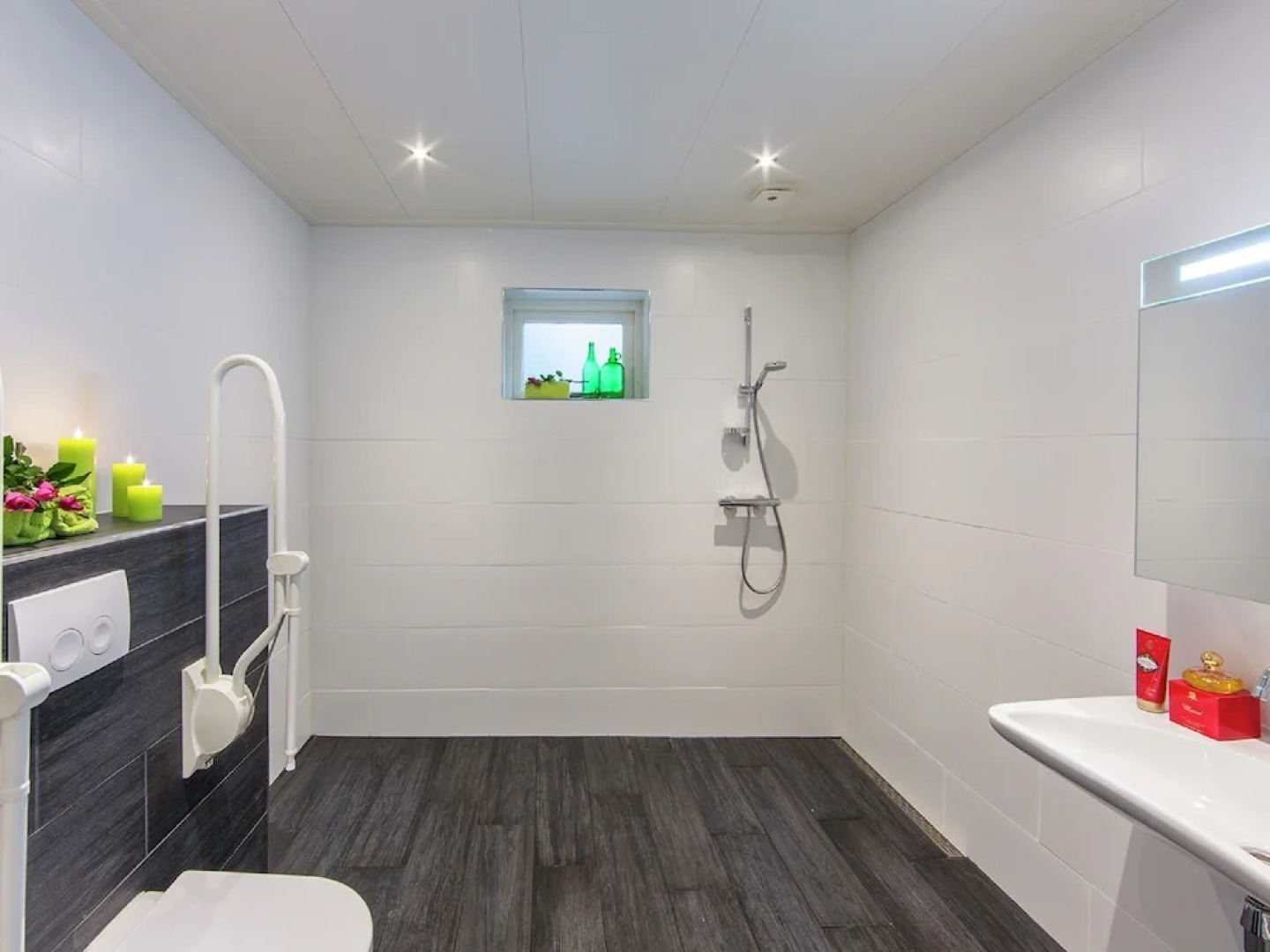 Cozy Home With Lots of Privacy, in the Forest