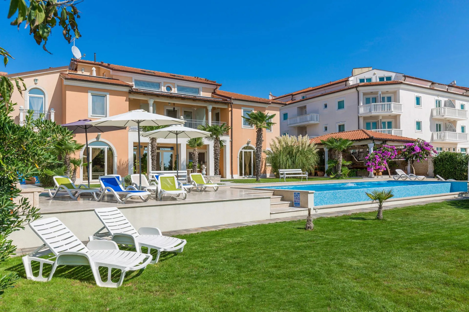Apartment Escape - 20 m from sea: Red Medulin, Istria