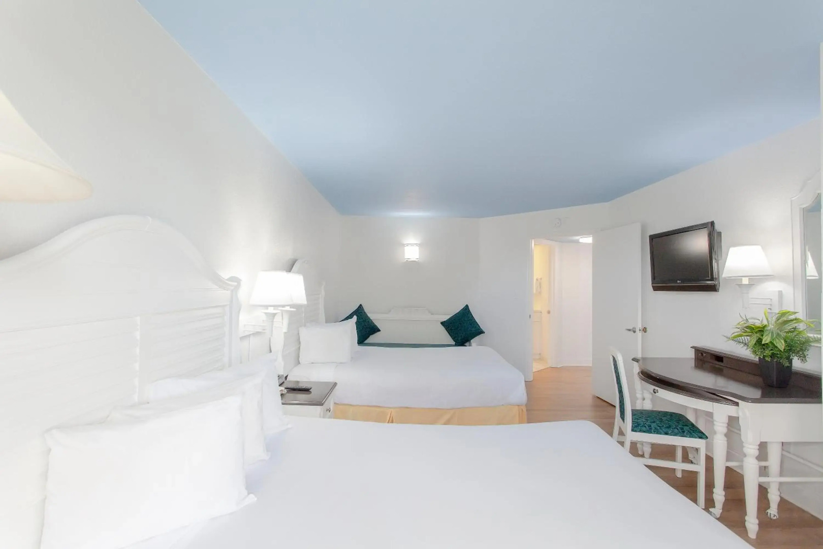 Seralago Hotel & Suites Main Gate East