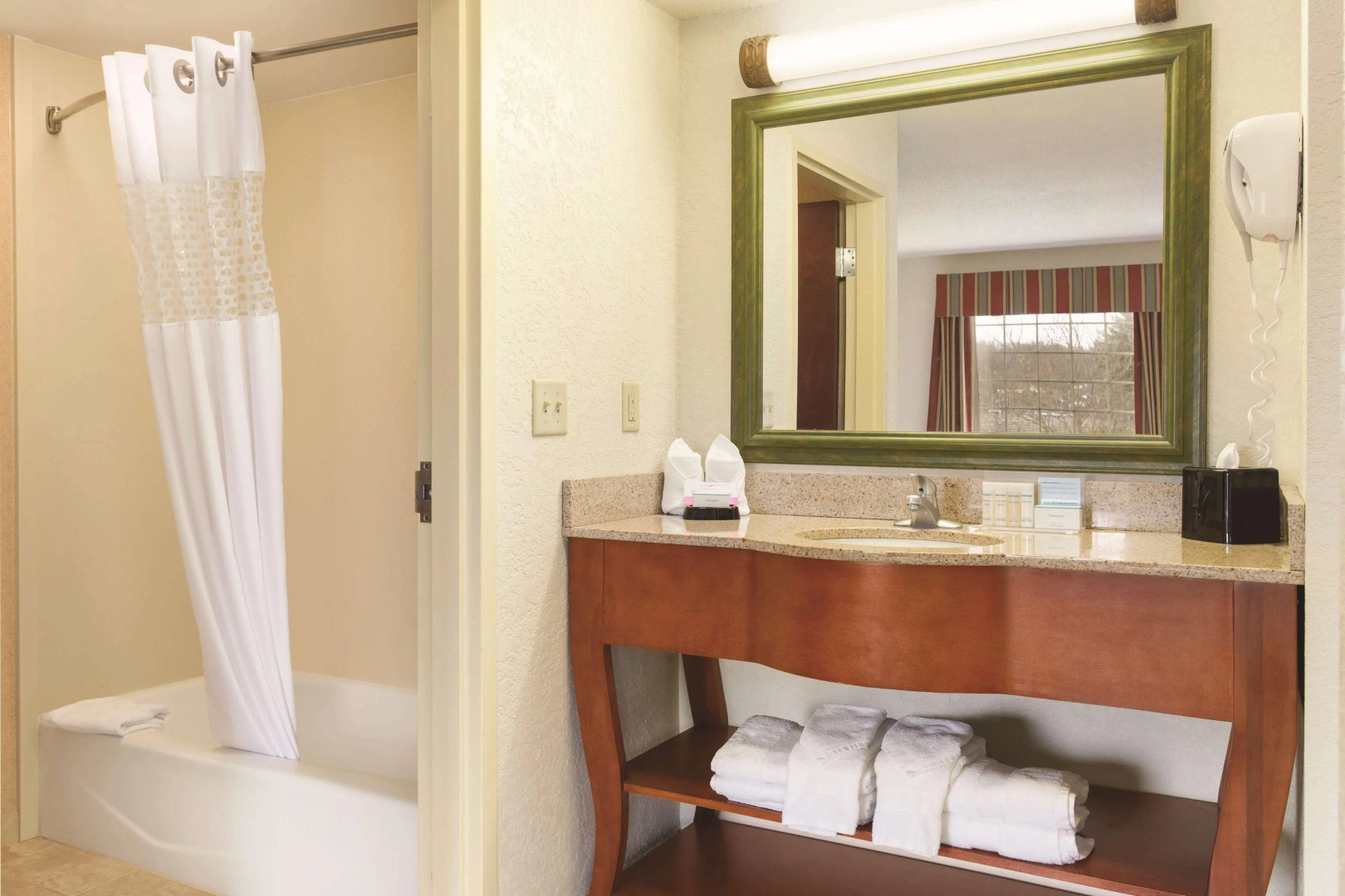Hampton Inn & Suites Greenfield