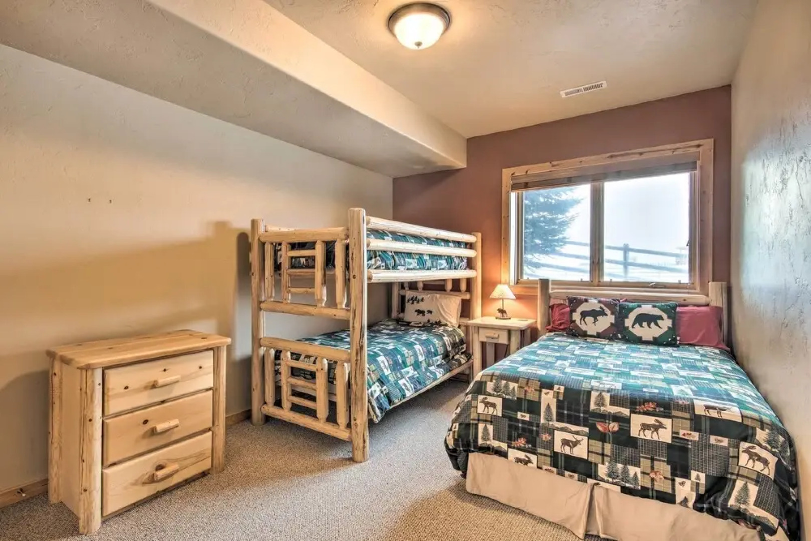 Rustic Livingston Home w/ Deck + Mtn Views!