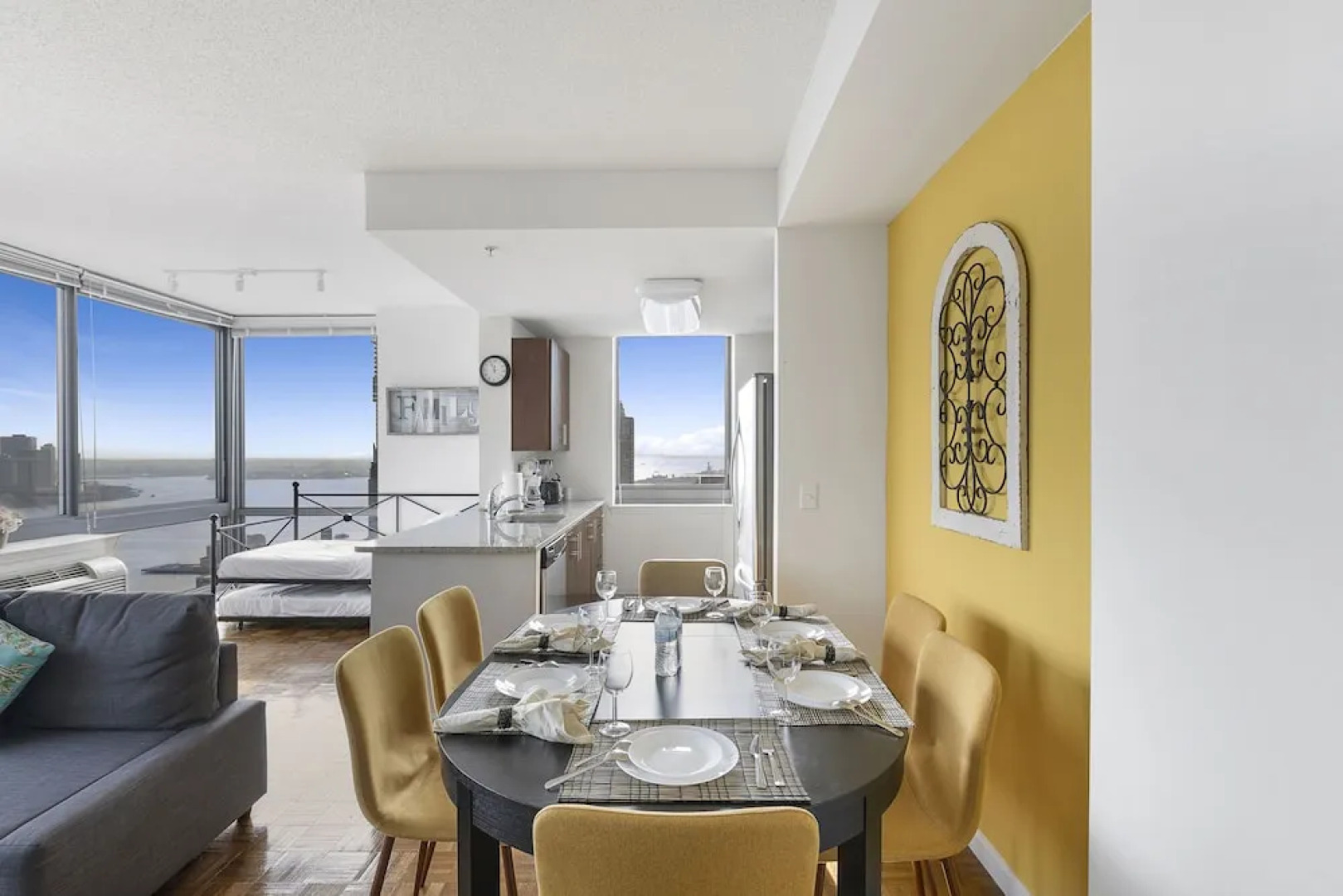 Home Away Luxury Apartments at Washington