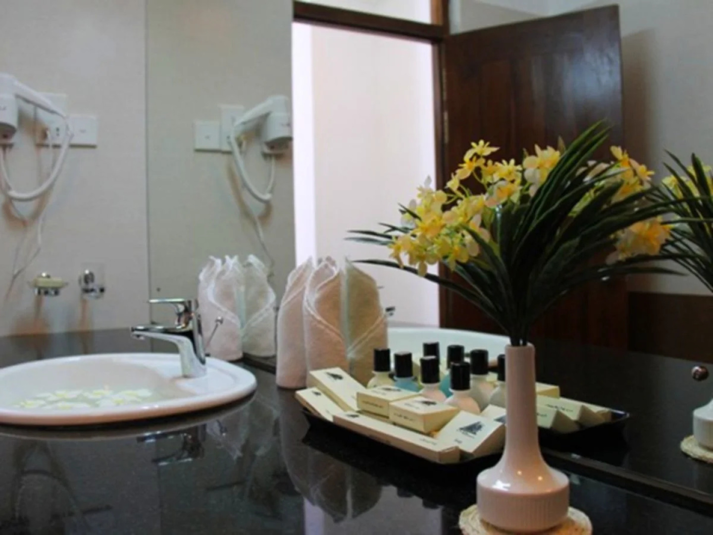 Lavendish Okrin Hotel