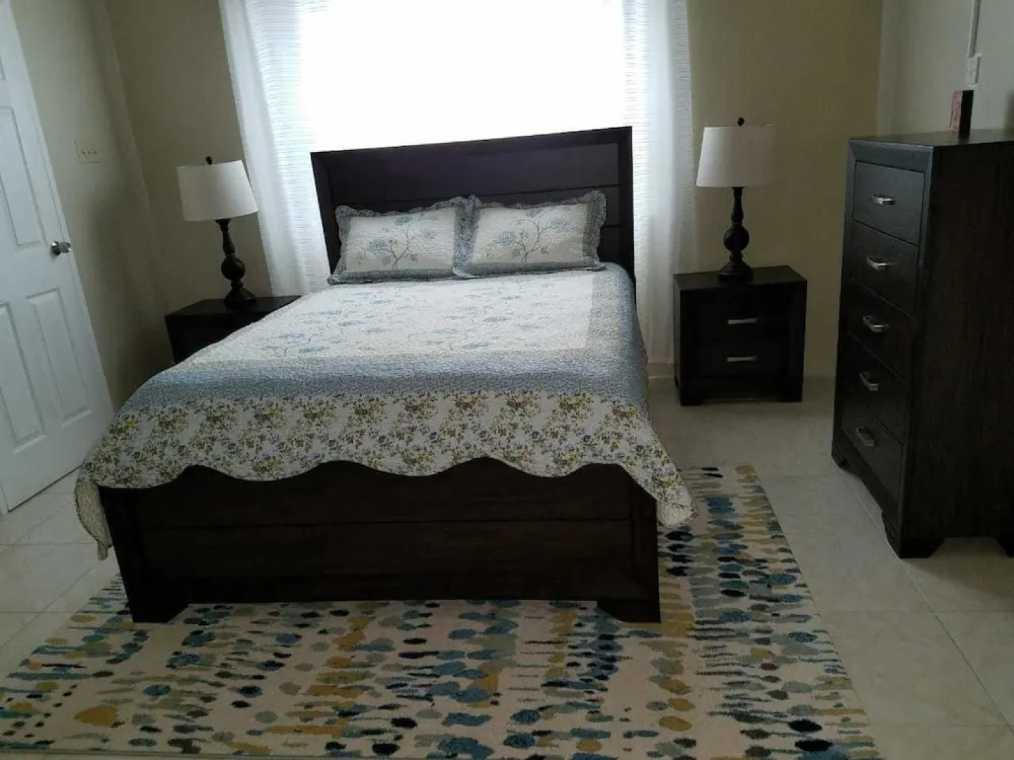 The Discovery Bay Lux Apartment