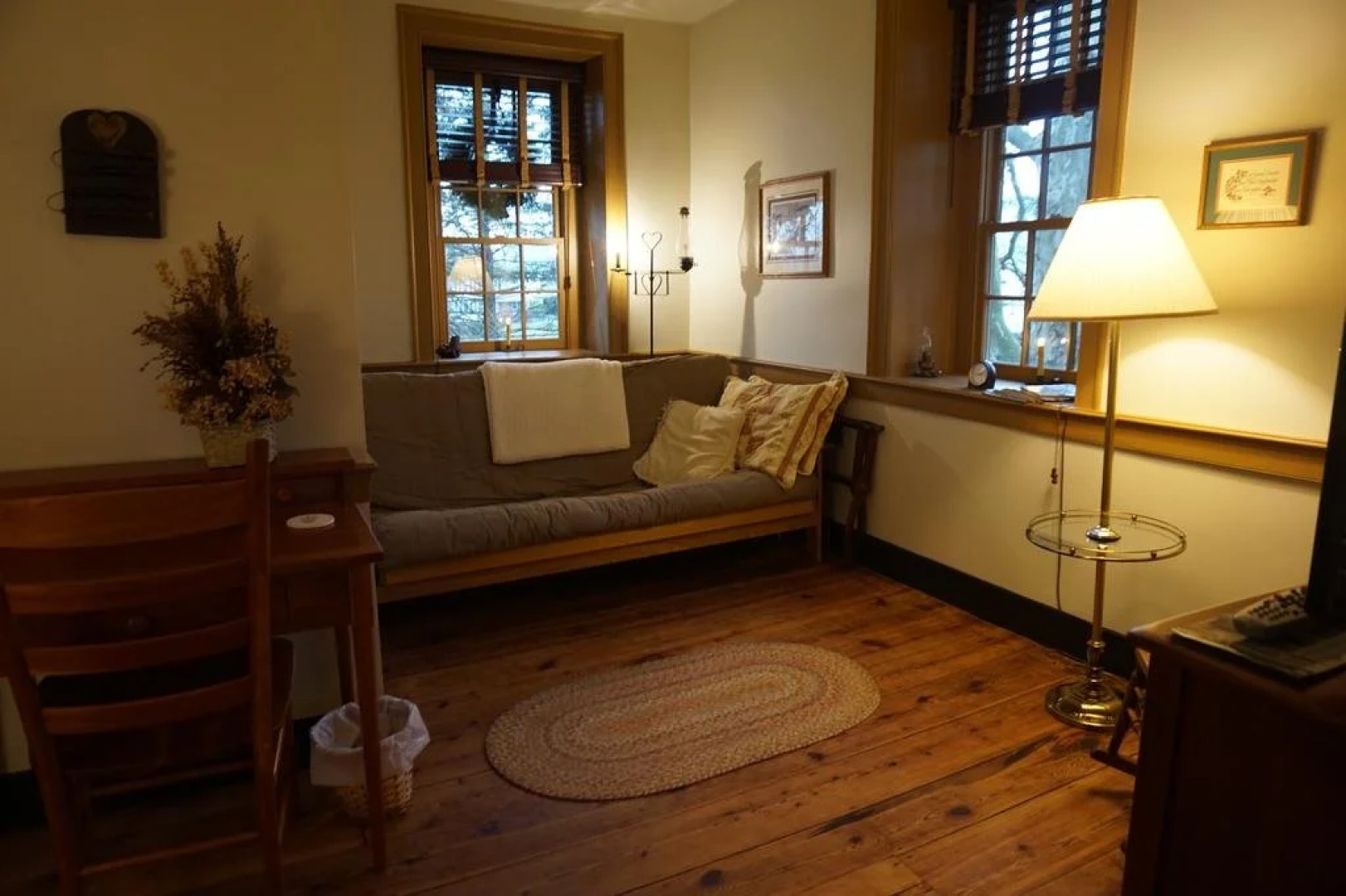Brownstone Colonial Inn