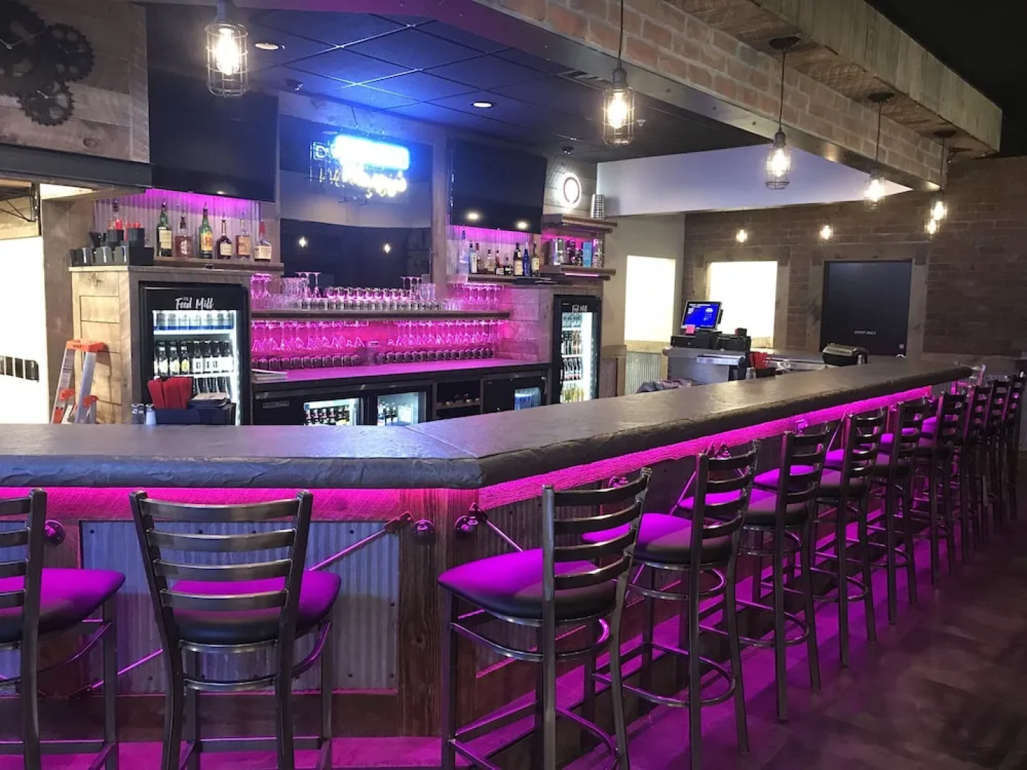 Blue Grass Inn & Suites