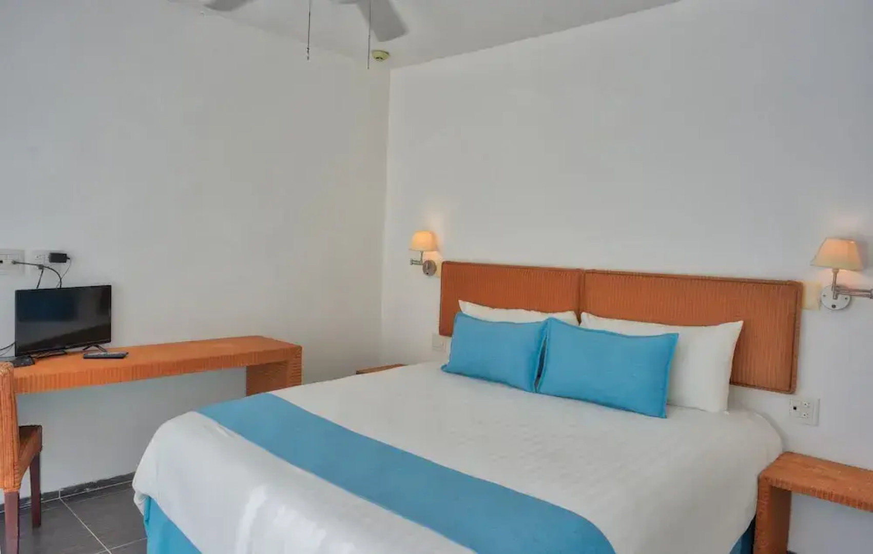 Bluebay Vacation Rentals At Vista Mare