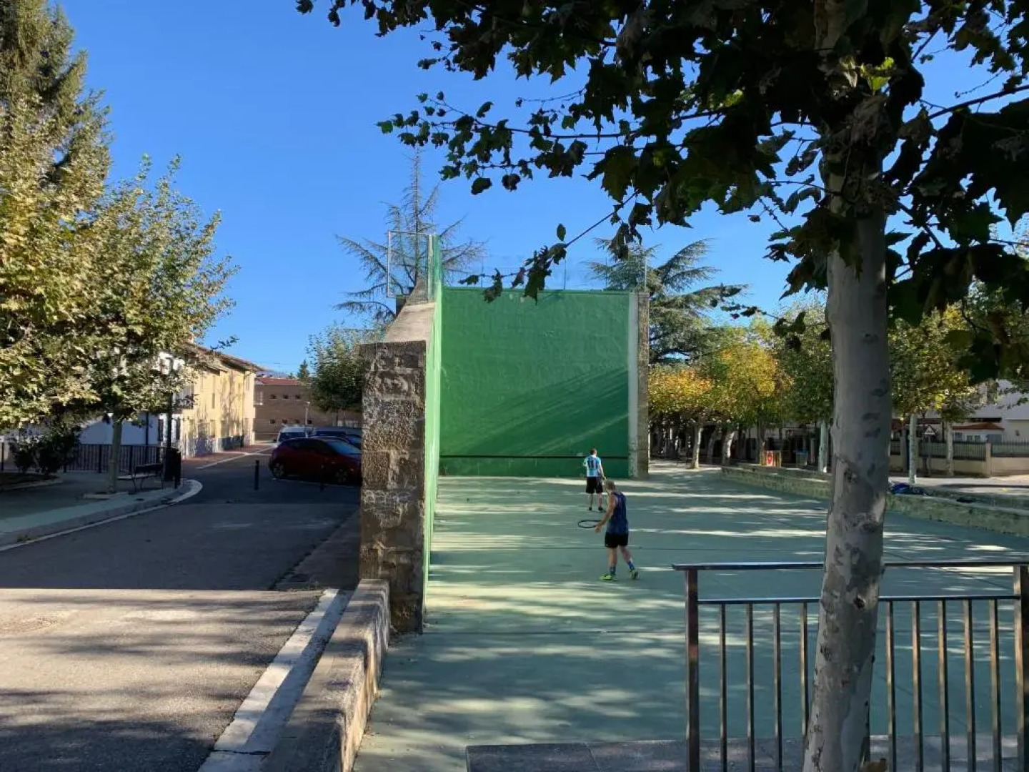 URIBE-ENEA Casa sola con amplio patio en Elciego con visita a bodega