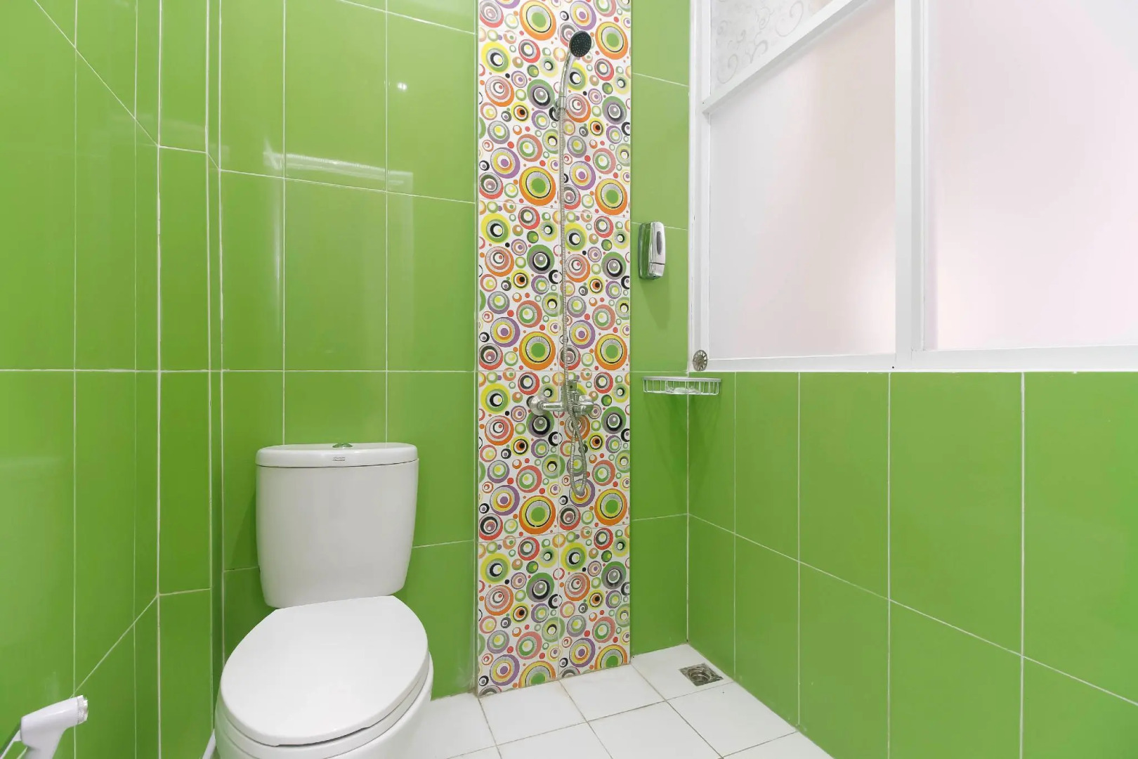 RedDoorz Plus near Stasiun Bekasi