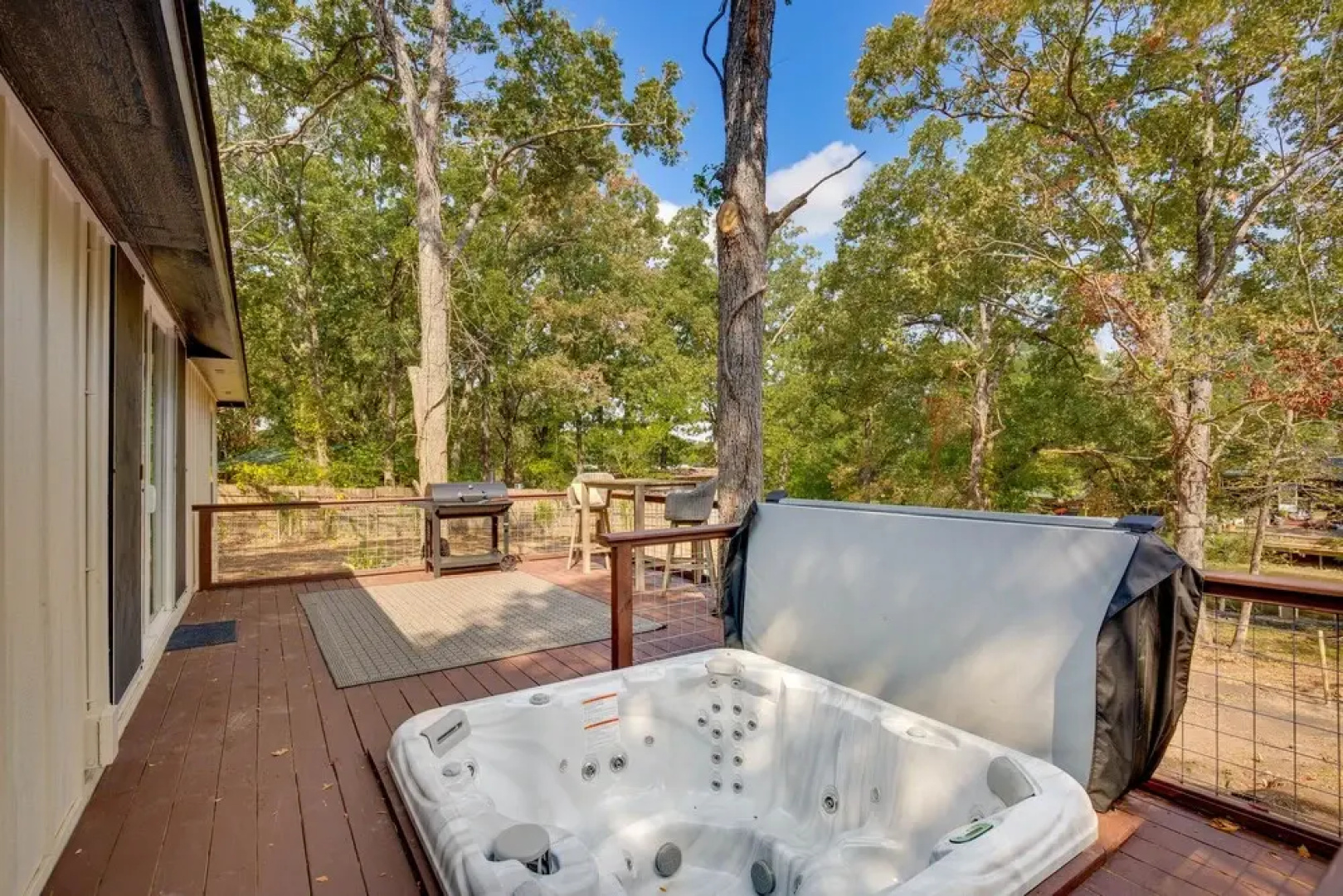 Hot Tub & Lake Access: Malakoff Retreat!