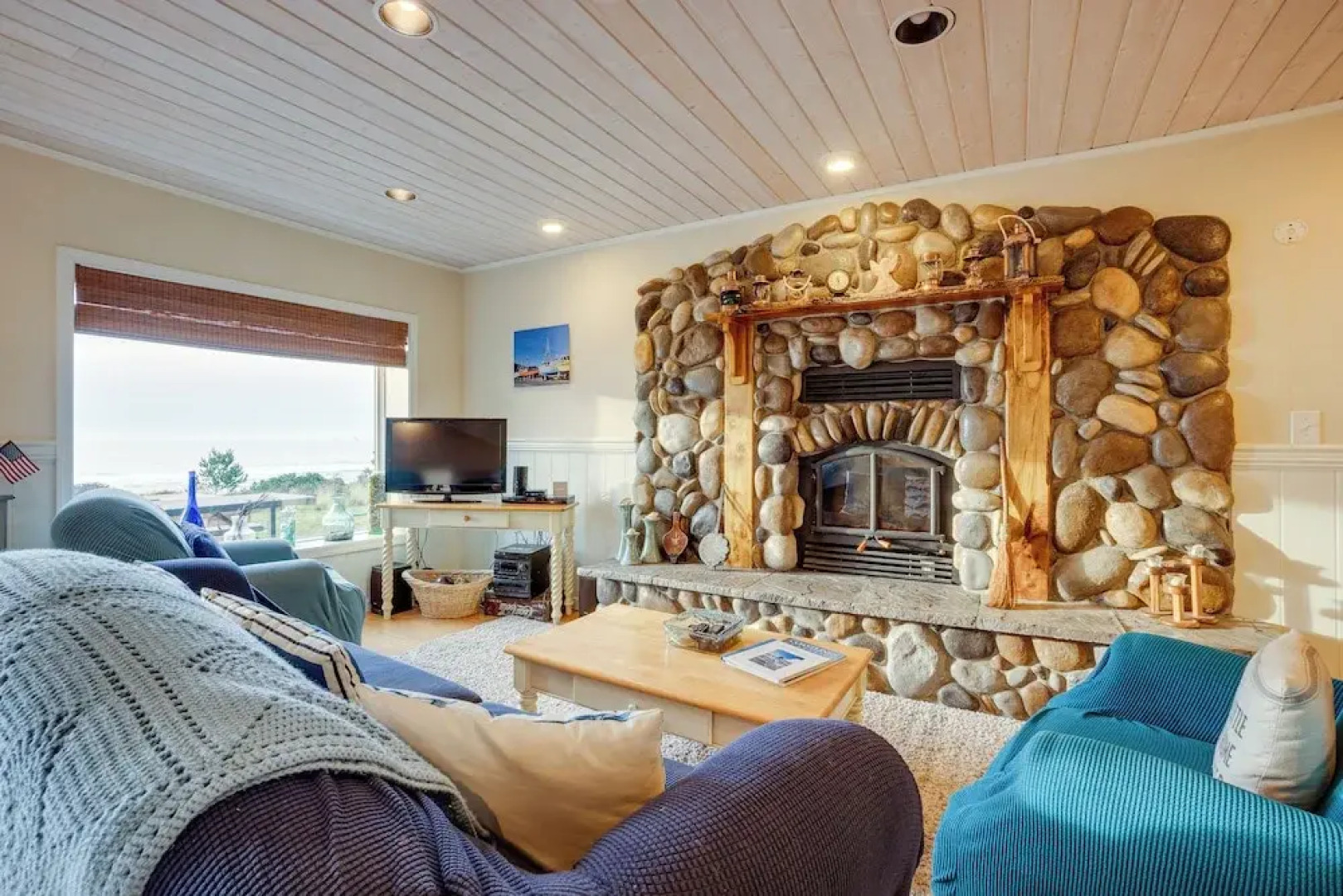 Oceanfront Home in Port Orford: The Lighthouse