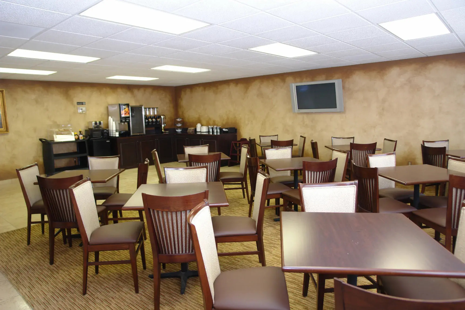 Angel Inn Near IMAX, a Travelodge by Wyndham