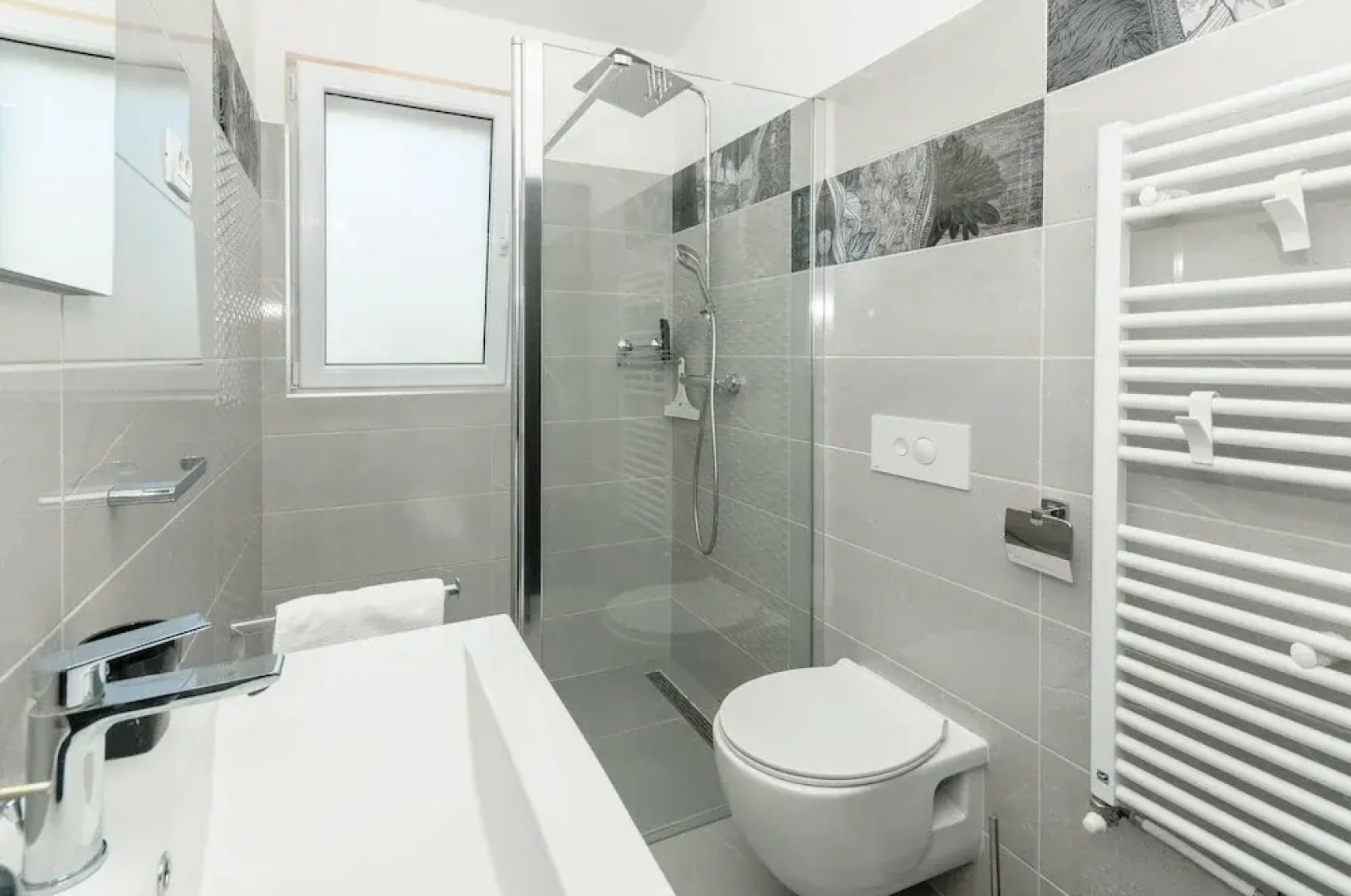 Luxury Villa With Heated Pool, Terrace, and Outdoor Amenities for Relaxation