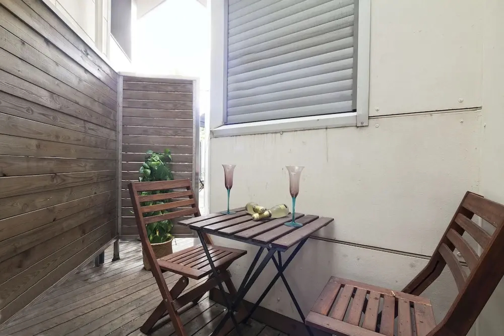 My Space Barcelona Gracia Pool B32