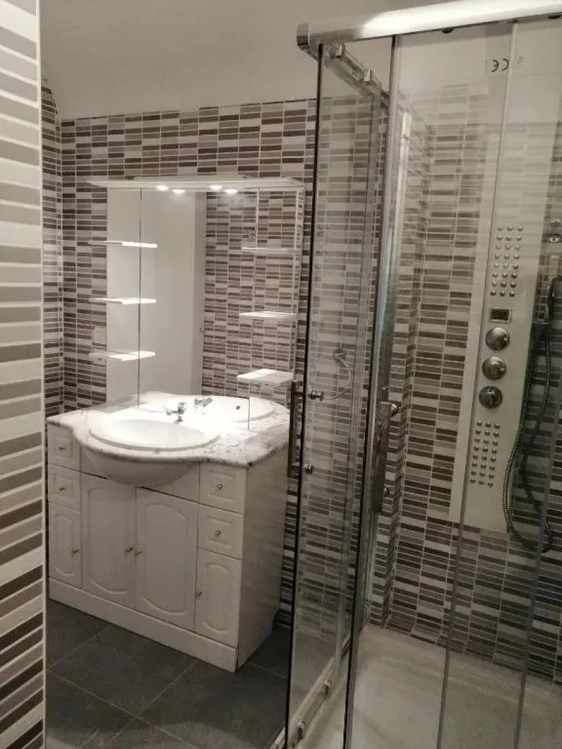 Petit appart dans dépendance château Salavas