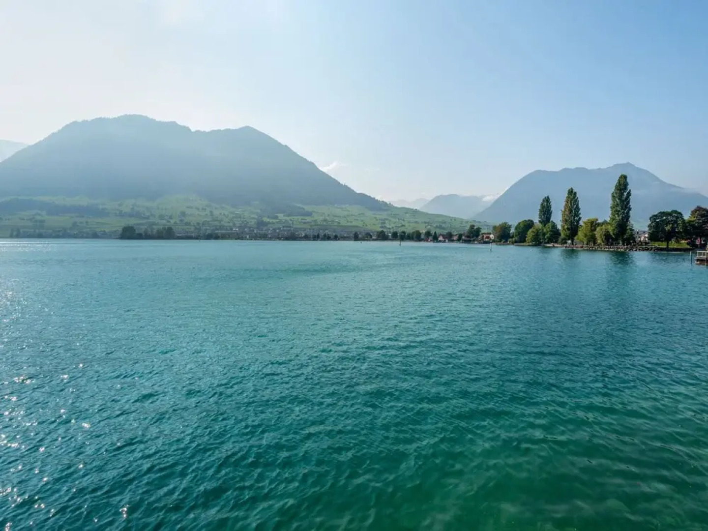 Seestern am See mit Motorboot Ennetb Rgen