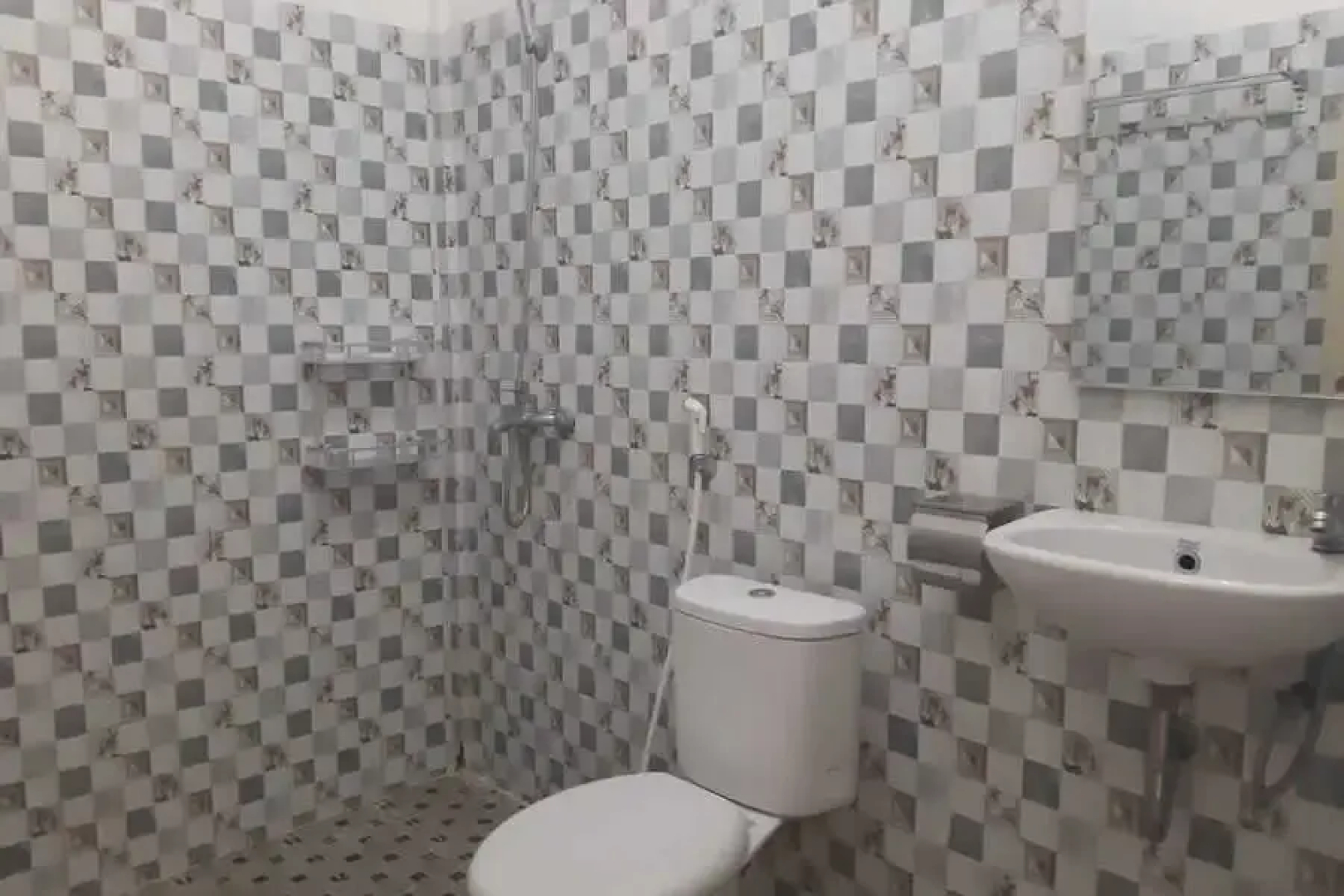 Laster Jony's Guesthouse Samosir RedPartner