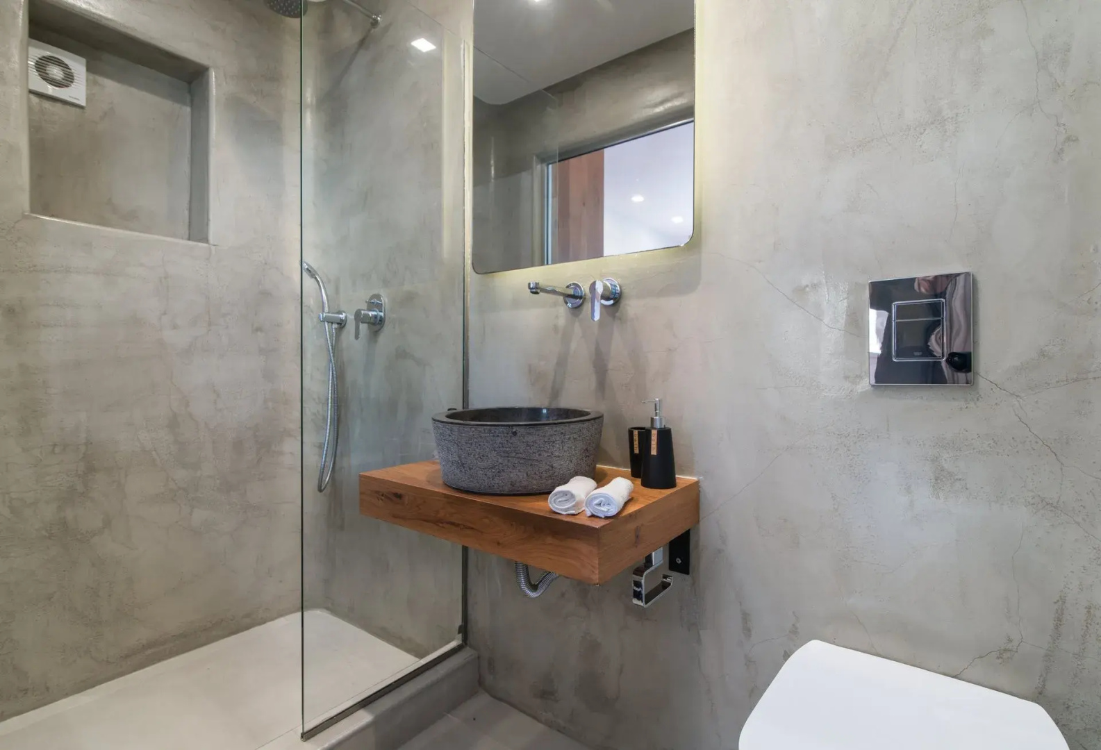 Evi Suites & Villas
