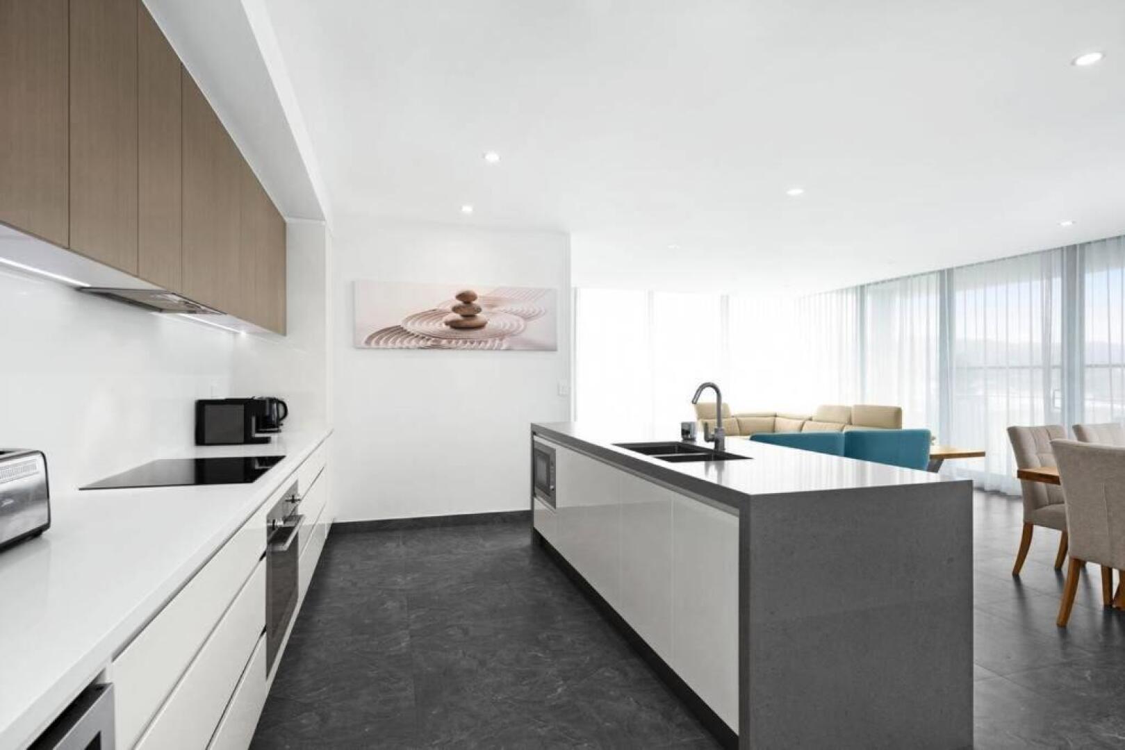 Luxury Apartment Caves Beach 4 Bed