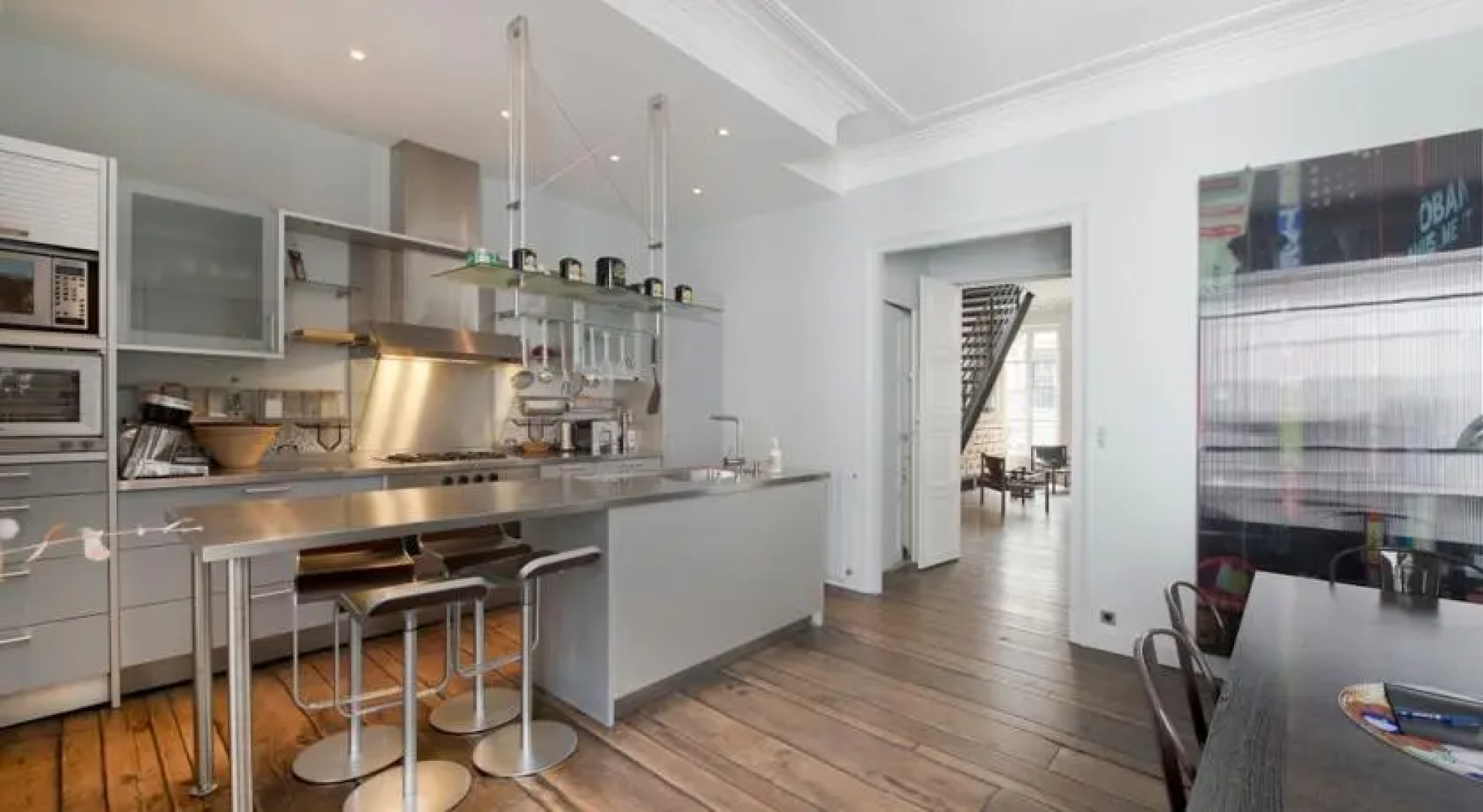 Class and Elegance: Parisian Apartment