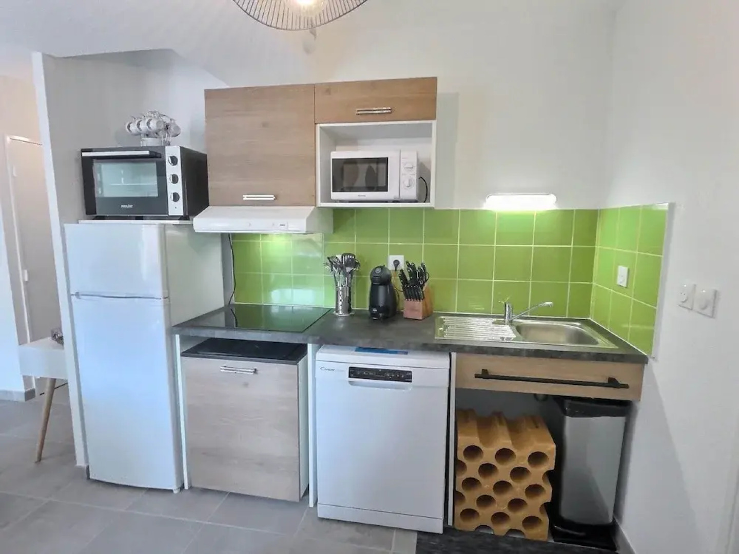 Pleasant Maisonette With Terrace Near the sea