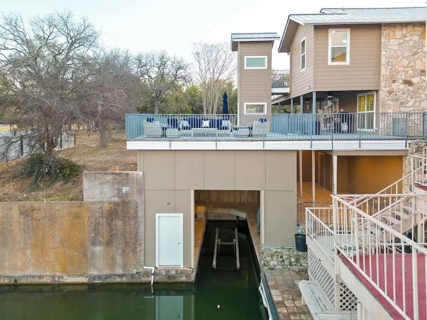 Luxury on Lake LBJ With Hot Tub Firepit & Boat Slip