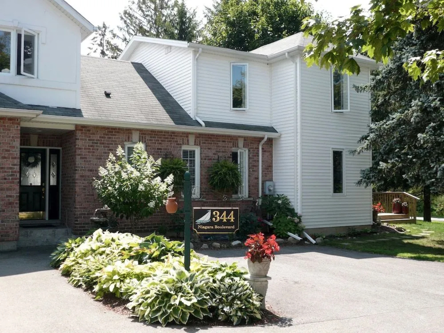 Brock Hollow Bed & Breakfast