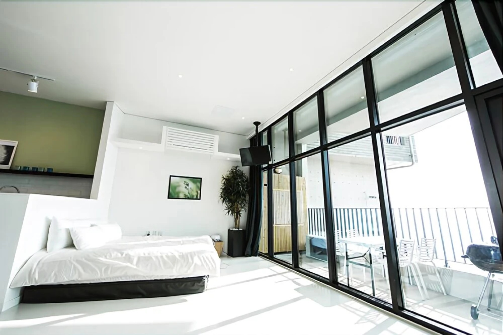 Uljin French Paper Pension