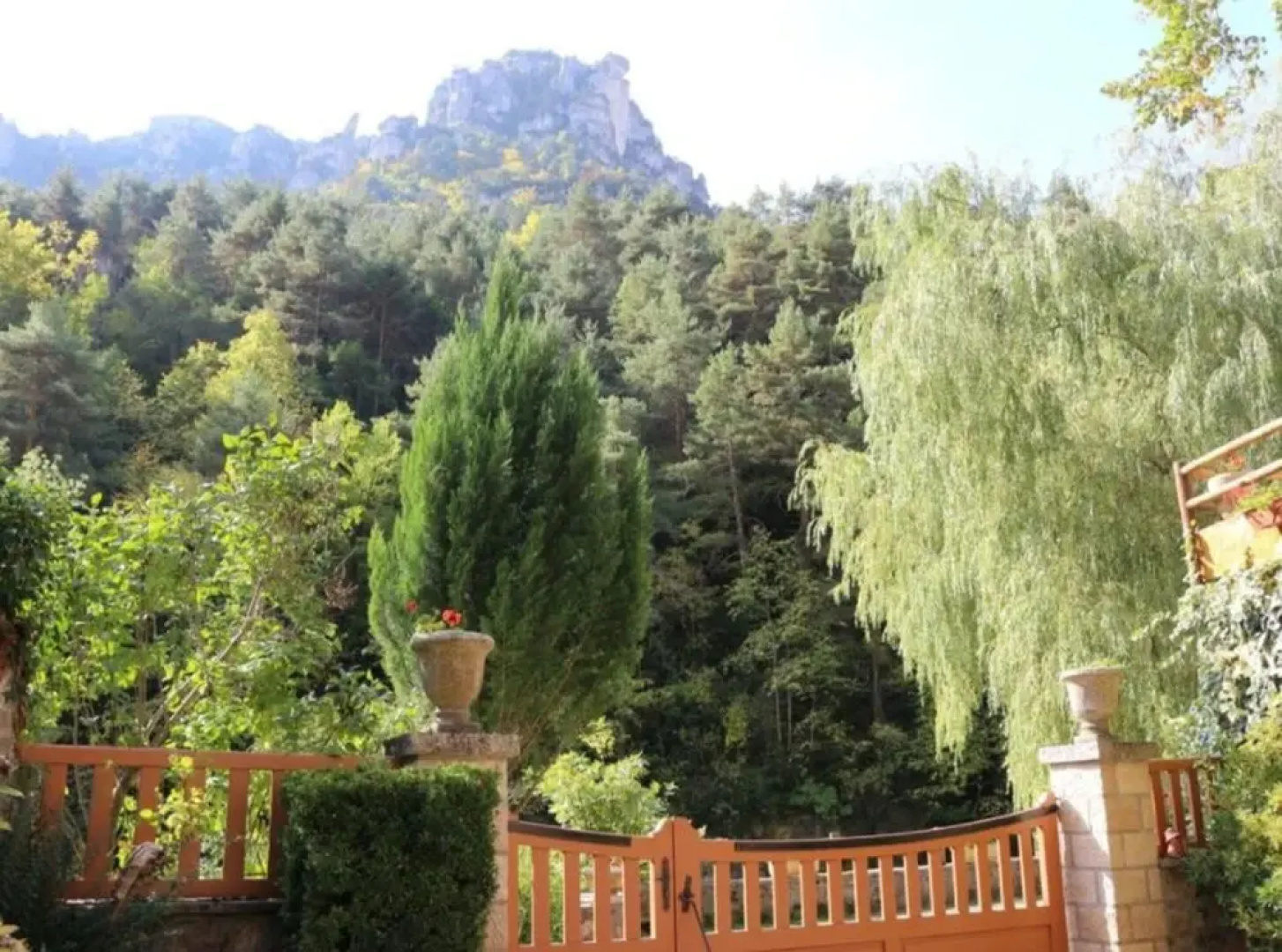 Villa With 4 Bedrooms In Saint-pierre-des-tripiers, With Wonderful Lake View, Private Pool, Furnished Garden - 41 Km From The Slopes