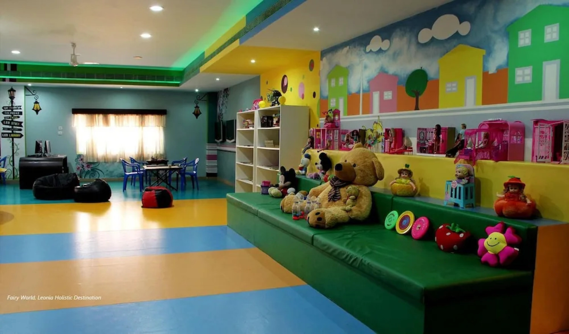 Lagoon Bay at Leonia Hotel