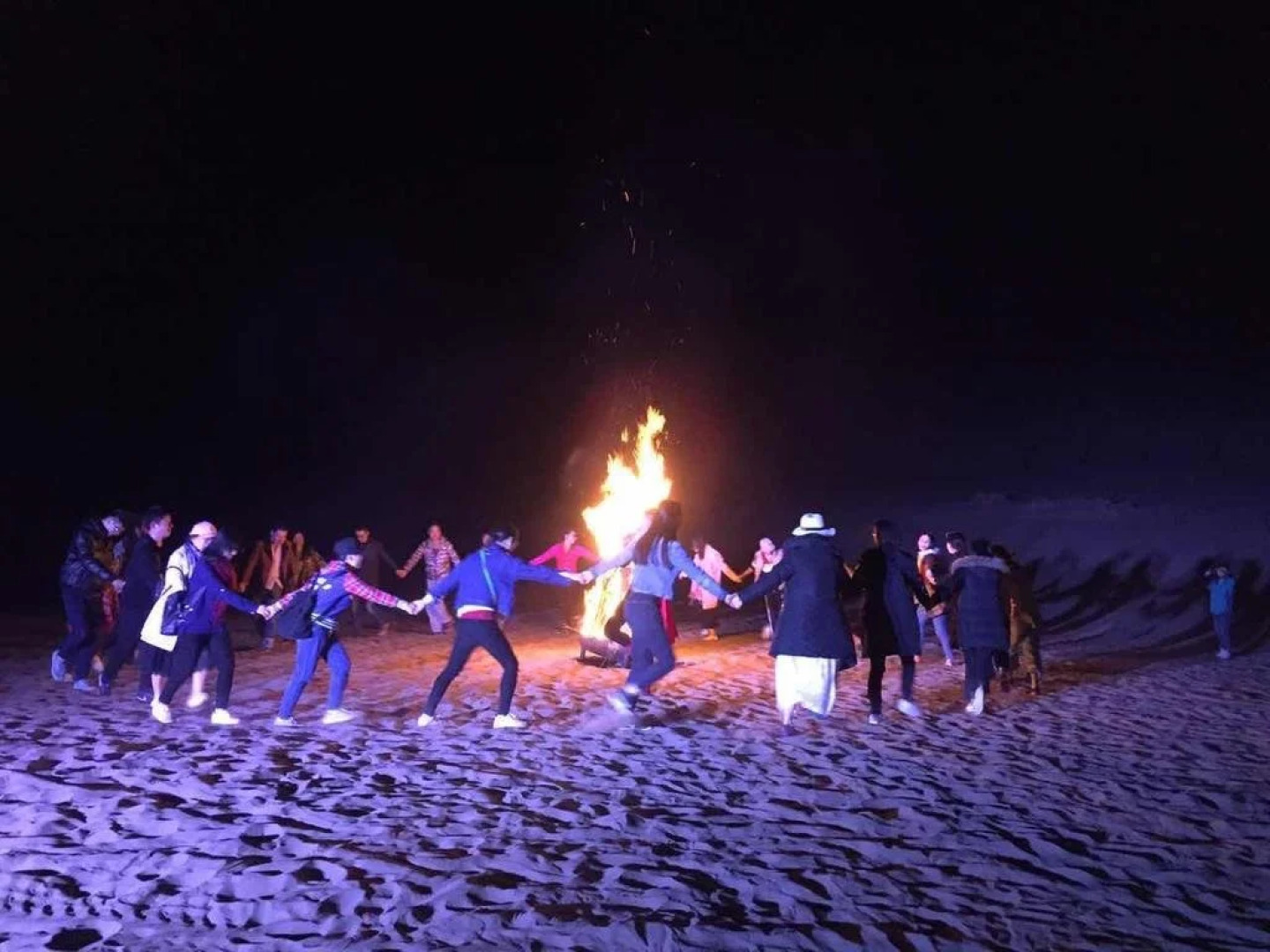 Dunhuang Hu Yang Inn