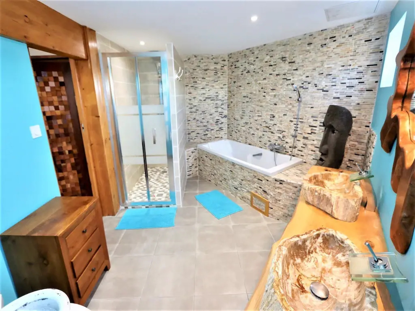 Inviting villa with hot tub in Lacanau 100m from the beach