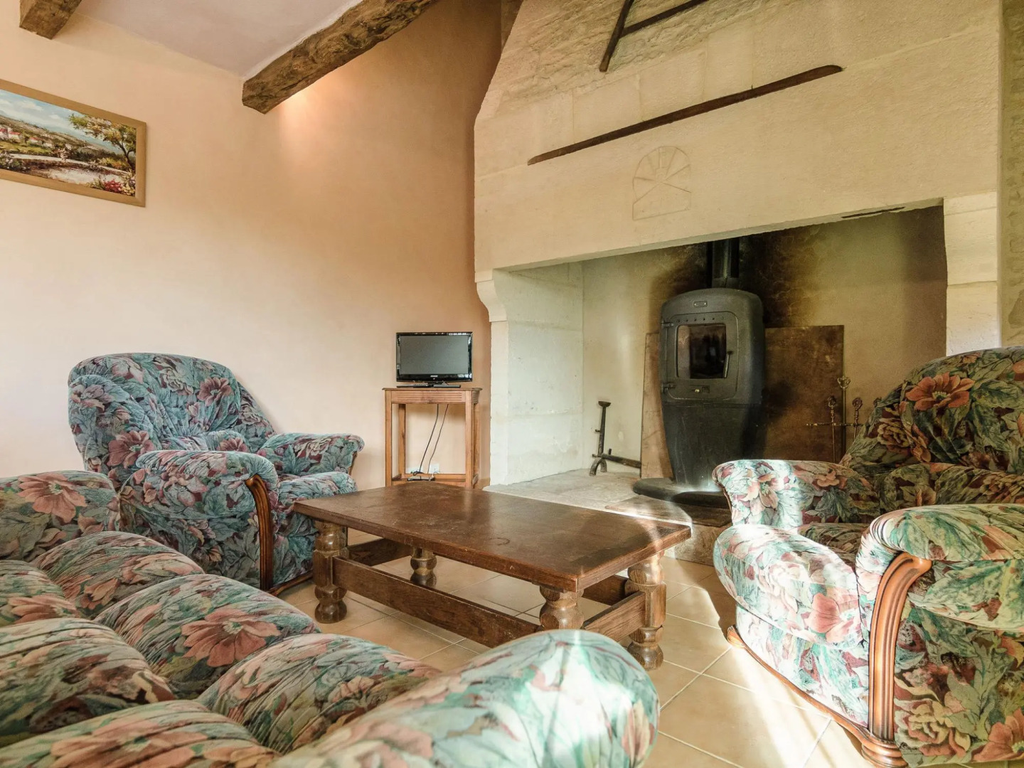 Beautiful Holiday Home in Cressensac with Swimming Pool