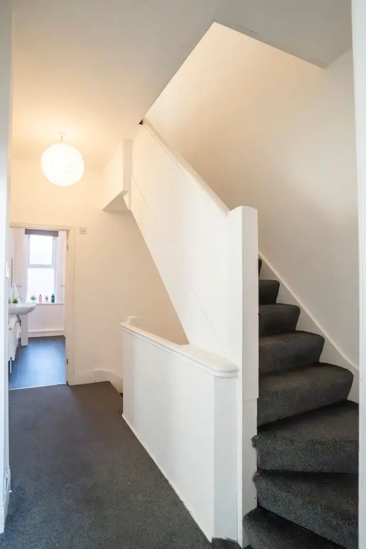 4bedrooms-3bath-9beds-wallsend