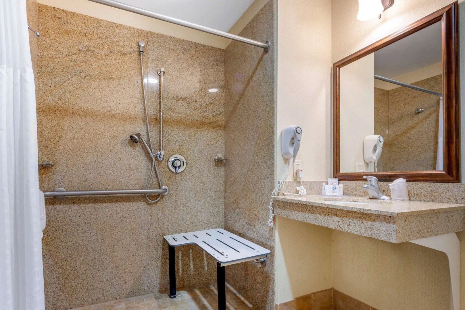 Comfort Inn & Suites Mountain Iron and Virginia