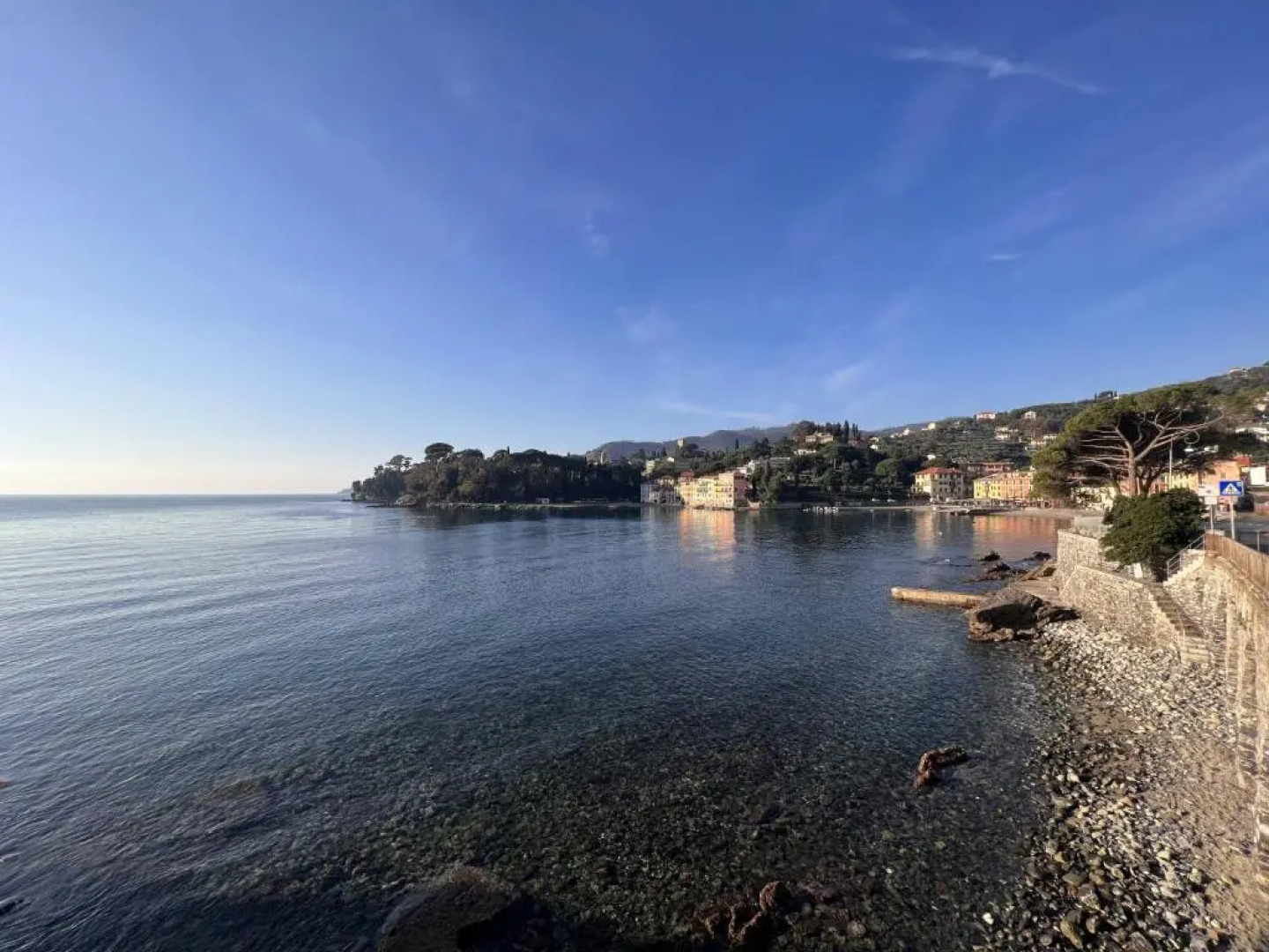 AL CASTELLO-VISTA MARE -ROMANTICO e CENTRALE a 20 METRI DAL MARE-toll parking at 15 euro per day to be booked in advance -subject to availability